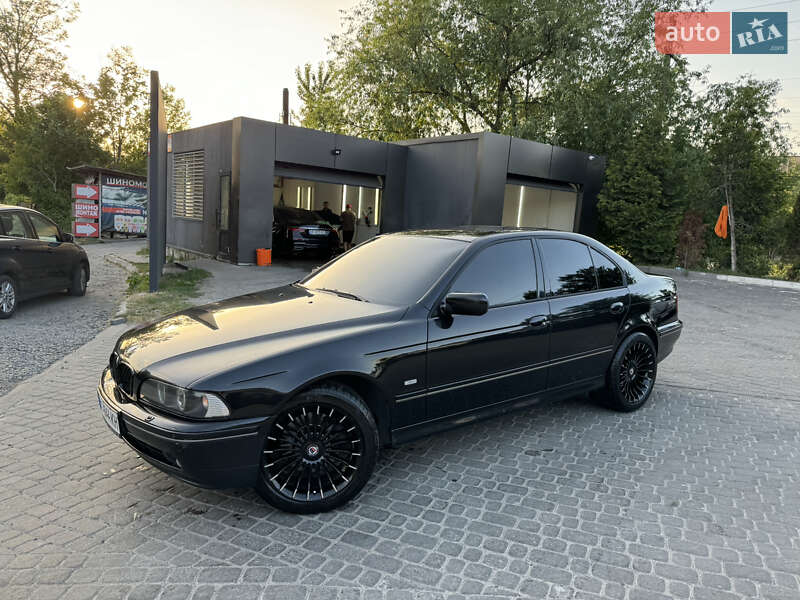 Седан BMW 5 Series 2002 в Львове