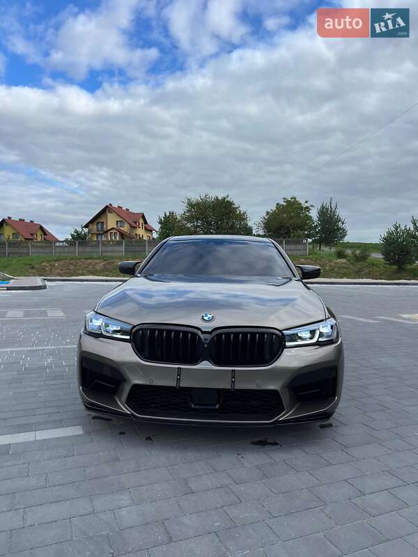 Седан BMW 5 Series 2017 в Львове