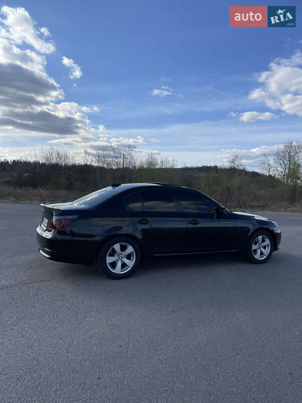 Седан BMW 5 Series 2007 в Калуше