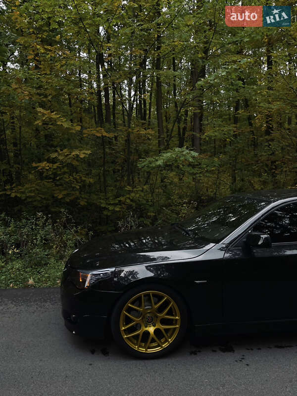 Седан BMW 5 Series 2007 в Калуше