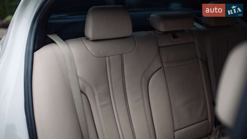 Седан BMW 5 Series 2017 в Залещиках