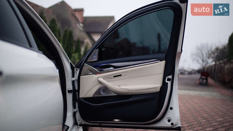 Седан BMW 5 Series 2017 в Залещиках