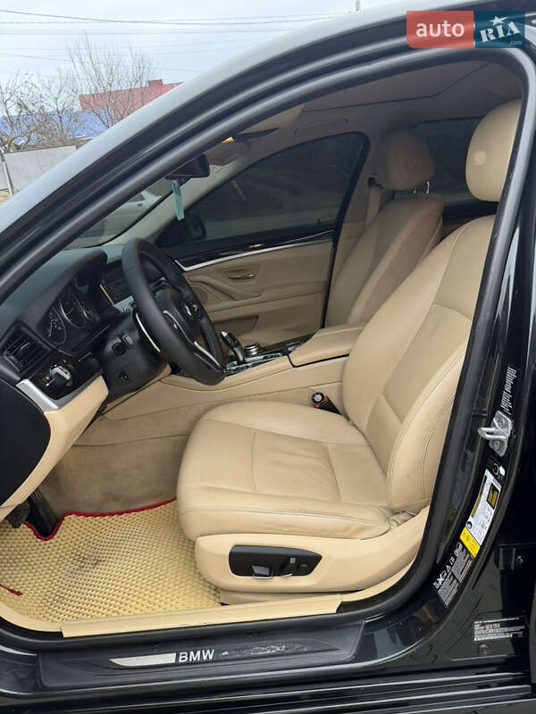 Седан BMW 5 Series 2012 в Черновцах