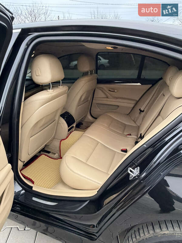 Седан BMW 5 Series 2012 в Черновцах