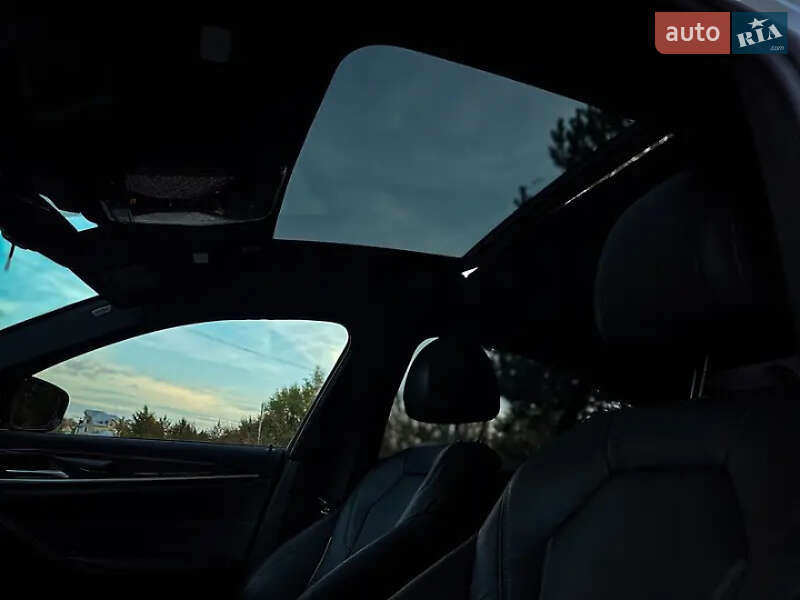 Седан BMW 5 Series 2018 в Львове