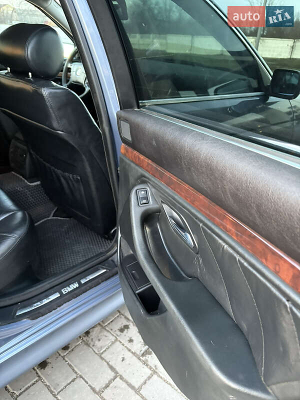 Седан BMW 5 Series 2001 в Дніпрі