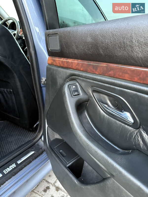 Седан BMW 5 Series 2001 в Дніпрі