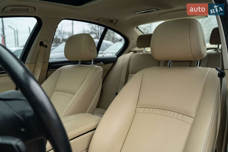 Седан BMW 5 Series 2014 в Черновцах