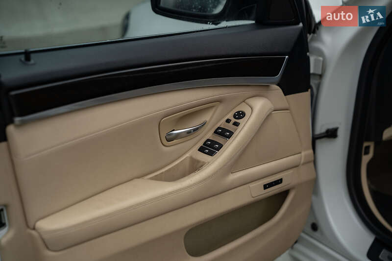 Седан BMW 5 Series 2014 в Черновцах