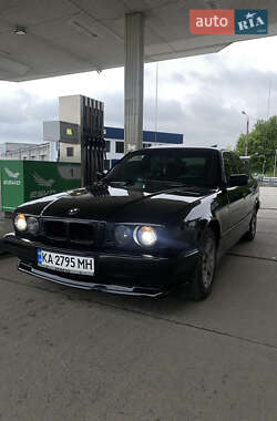 Седан BMW 5 Series 1988 в Умані