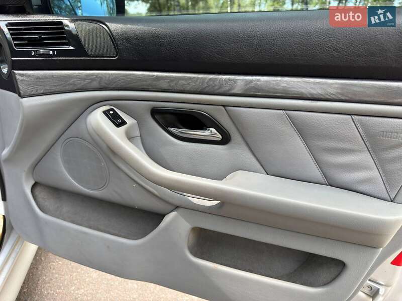 Седан BMW 5 Series 2002 в Ахтырке