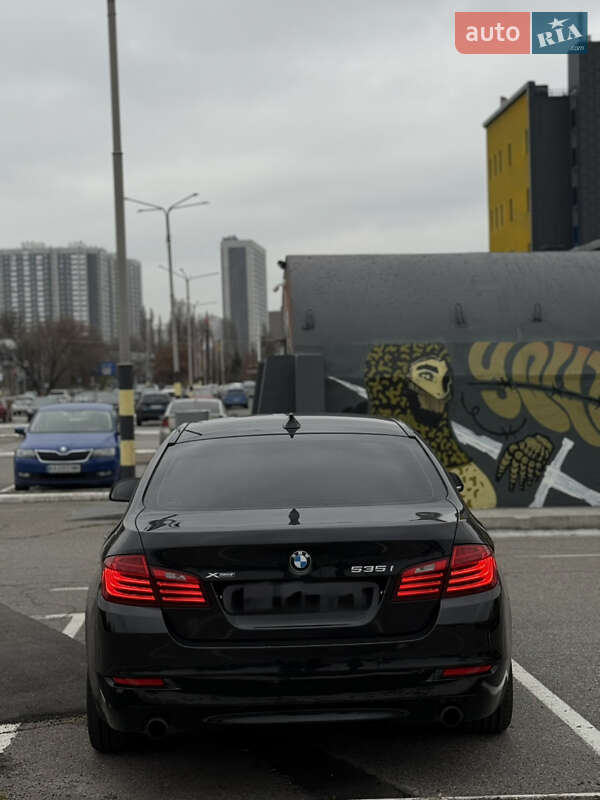 Седан BMW 5 Series 2015 в Киеве