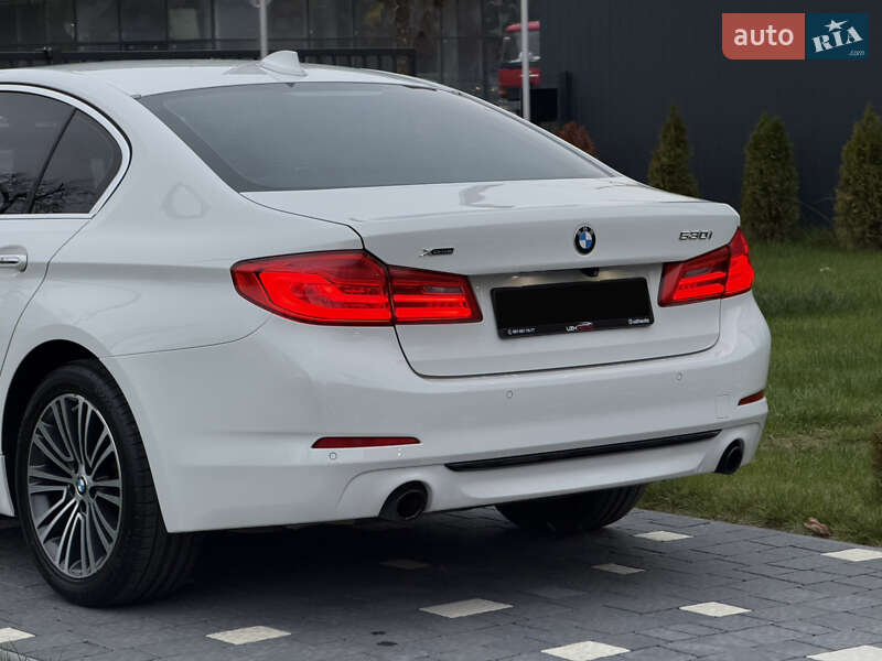 Седан BMW 5 Series 2017 в Ужгороді
