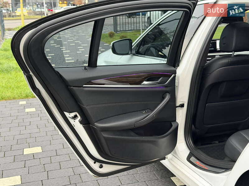 Седан BMW 5 Series 2017 в Ужгороді