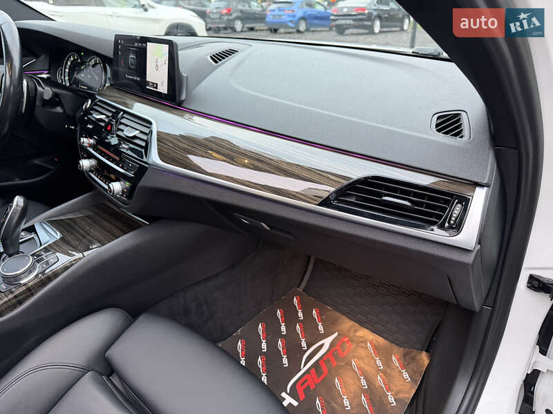 Седан BMW 5 Series 2017 в Ужгороді