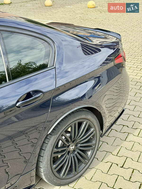 Седан BMW 5 Series 2017 в Ужгороде