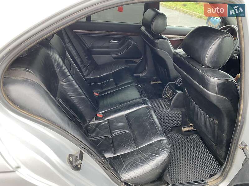 Седан BMW 5 Series 2000 в Рівному