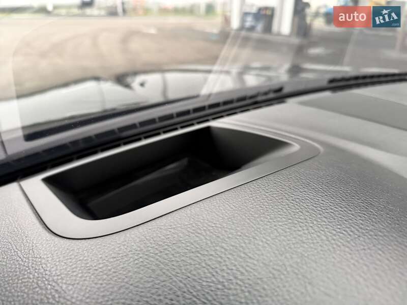 Седан BMW 5 Series 2013 в Днепре