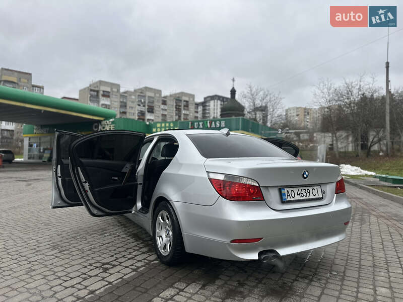 Седан BMW 5 Series 2004 в Львове