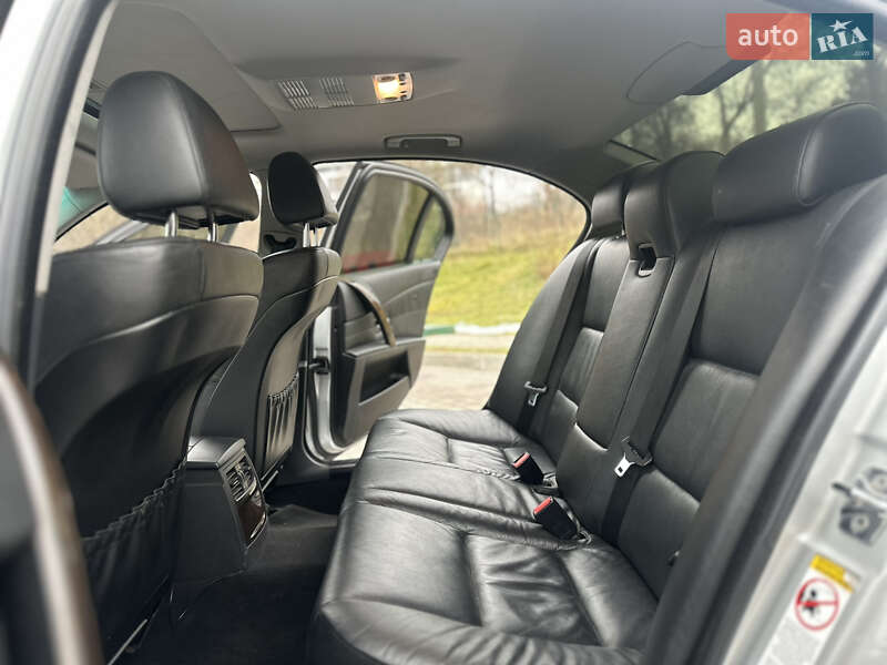 Седан BMW 5 Series 2004 в Львове