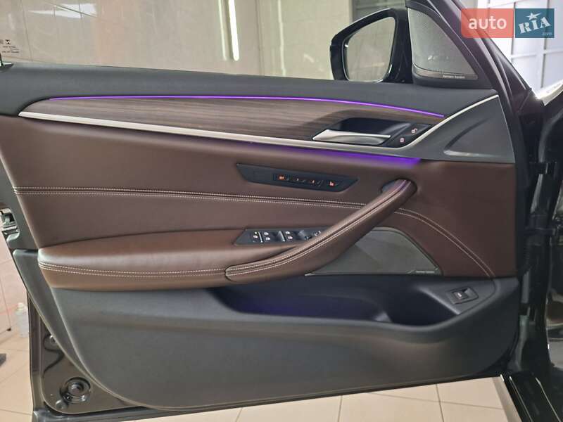 Седан BMW 5 Series 2017 в Николаеве