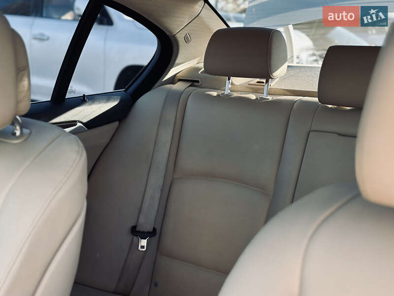 Седан BMW 5 Series 2012 в Кременчуге