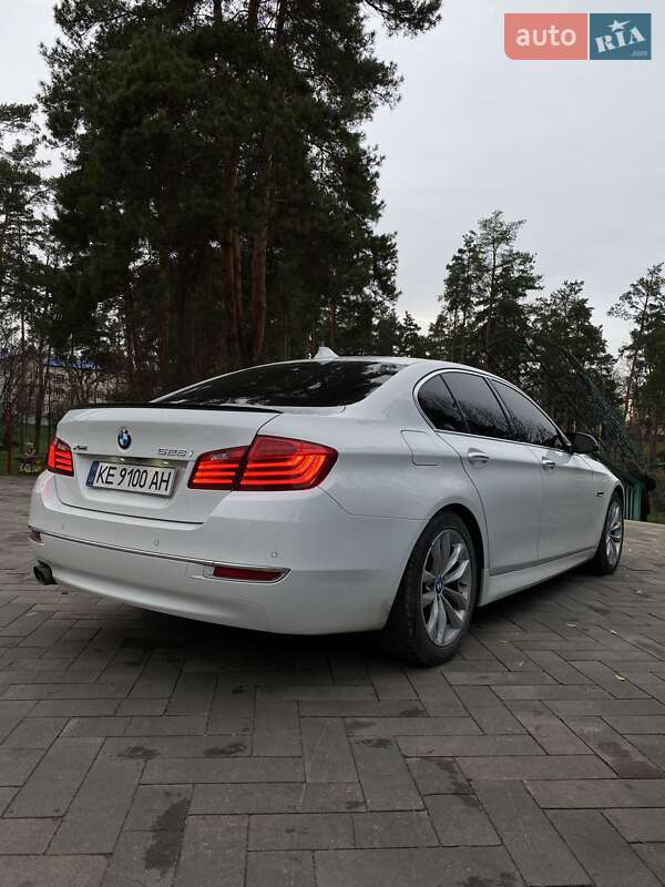 Седан BMW 5 Series 2015 в Ирпене