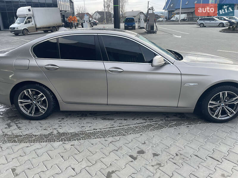 Седан BMW 5 Series 2013 в Черновцах