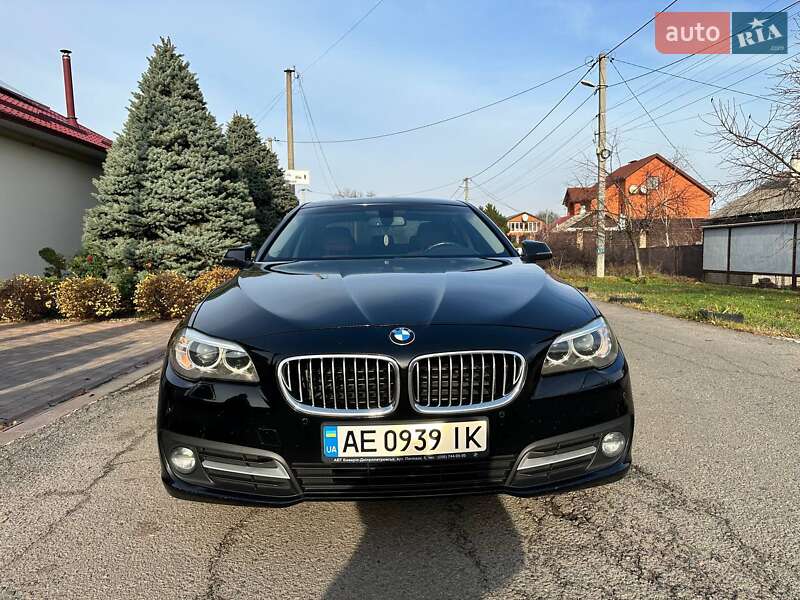 Седан BMW 5 Series 2015 в Дніпрі