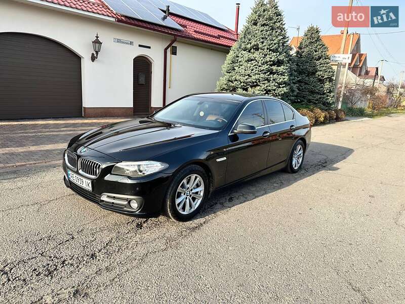 Седан BMW 5 Series 2015 в Дніпрі