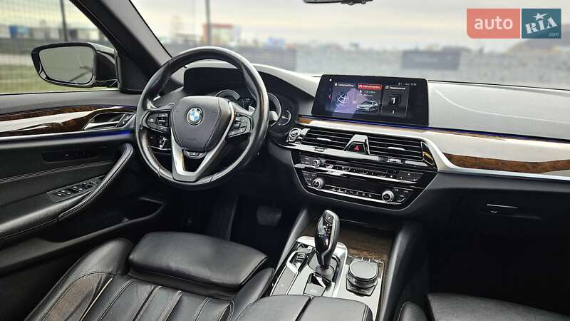 Седан BMW 5 Series 2017 в Мукачево