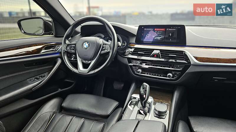 Седан BMW 5 Series 2017 в Мукачево