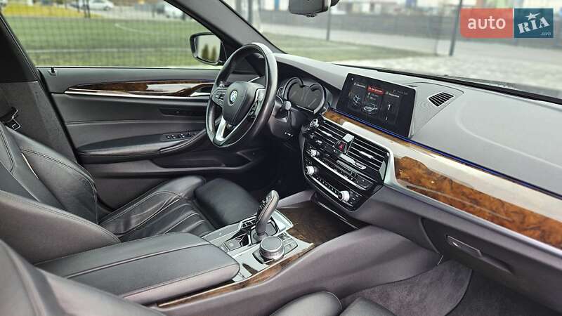 Седан BMW 5 Series 2017 в Мукачево