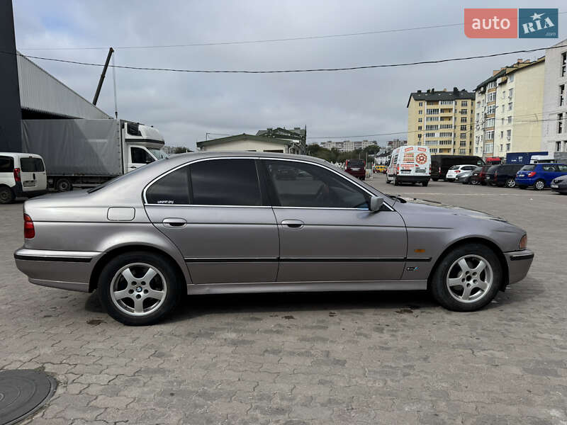 Седан BMW 5 Series 1999 в Стрию