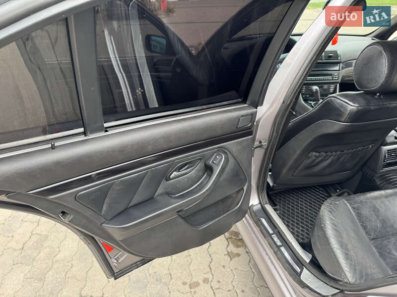 Седан BMW 5 Series 1999 в Стрию