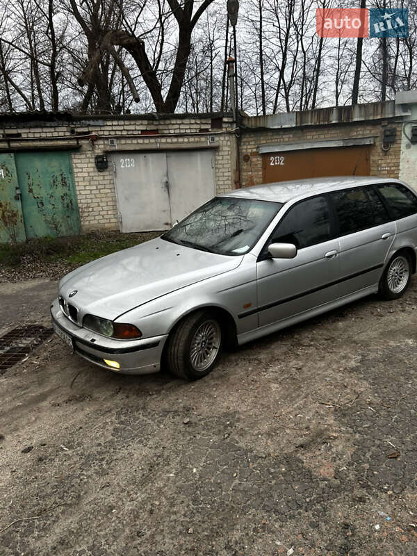 Универсал BMW 5 Series 1999 в Буче