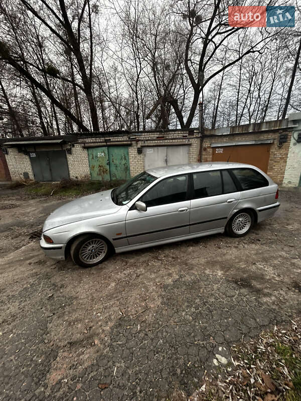 Универсал BMW 5 Series 1999 в Буче