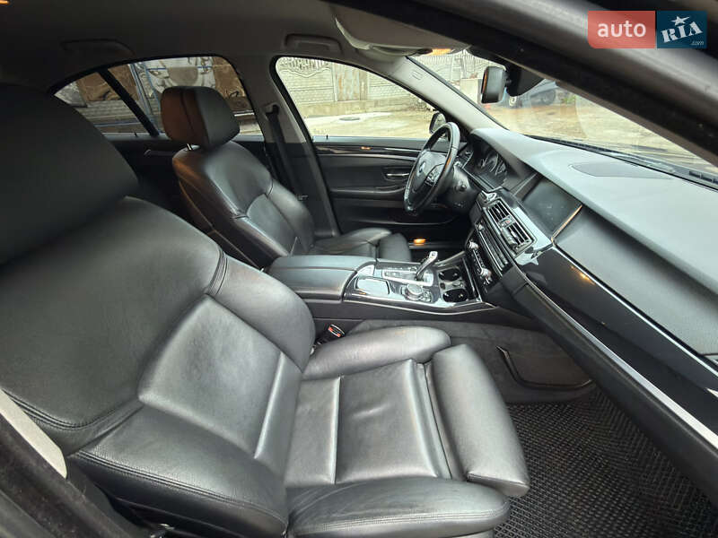 Седан BMW 5 Series 2014 в Южноукраинске