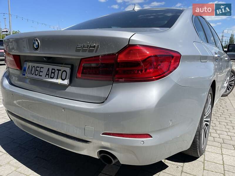 Седан BMW 5 Series 2017 в Львове