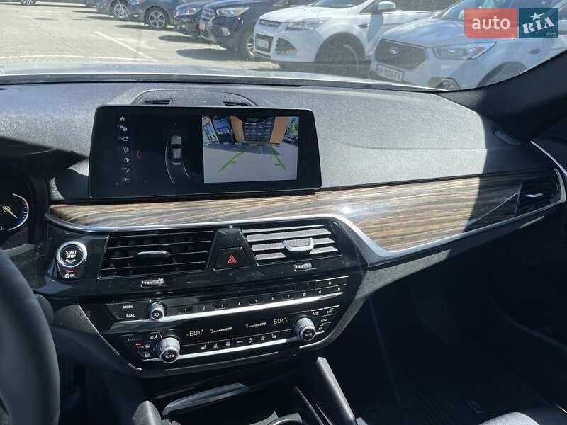 Седан BMW 5 Series 2017 в Львове