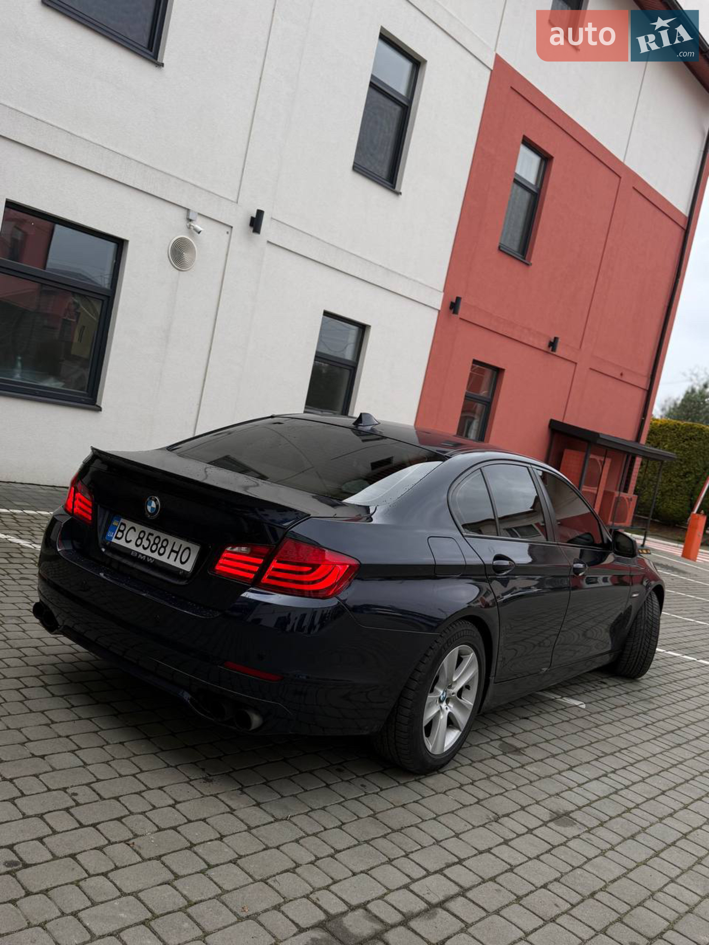 2011 BMW 5er - мініатюра 2