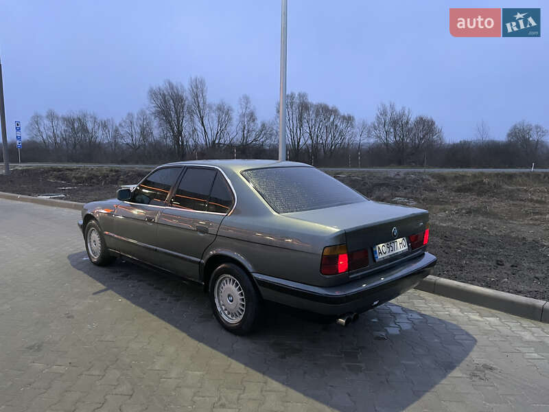 Седан BMW 5 Series 1990 в Ковеле