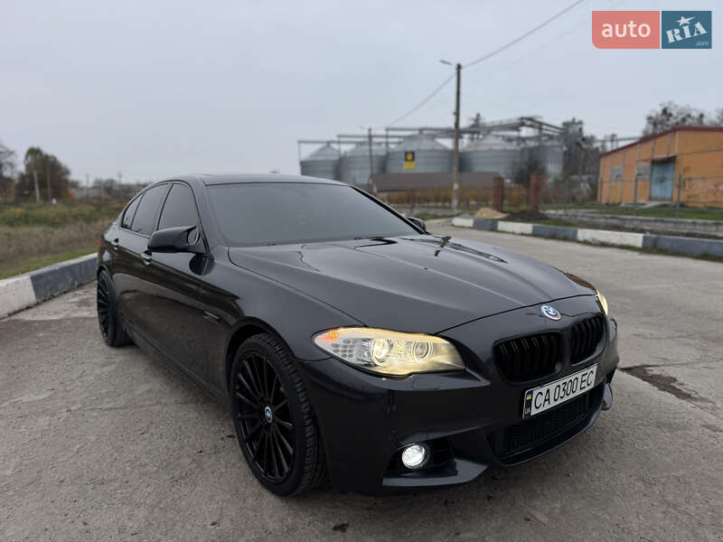 Седан BMW 5 Series 2012 в Умані