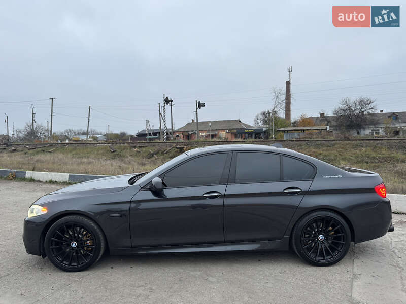 Седан BMW 5 Series 2012 в Умані