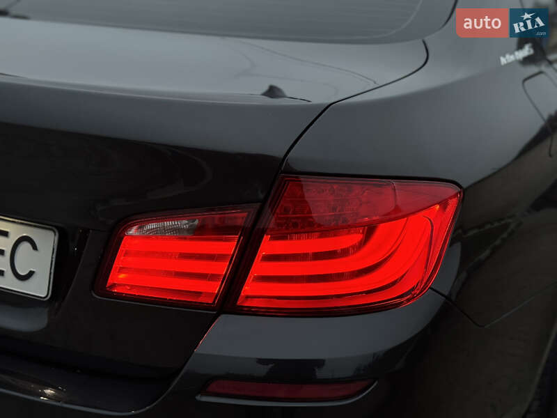 Седан BMW 5 Series 2012 в Умані