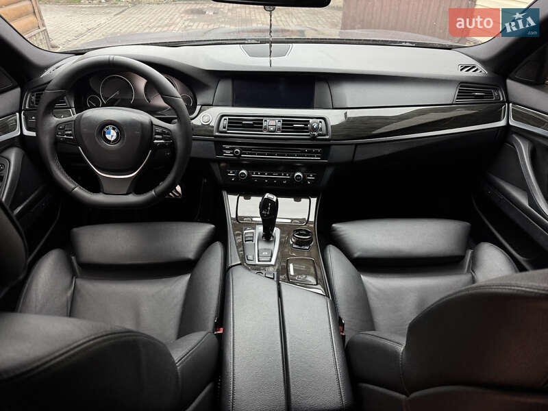 Седан BMW 5 Series 2012 в Умані
