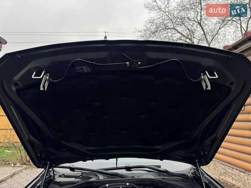 Седан BMW 5 Series 2012 в Умані