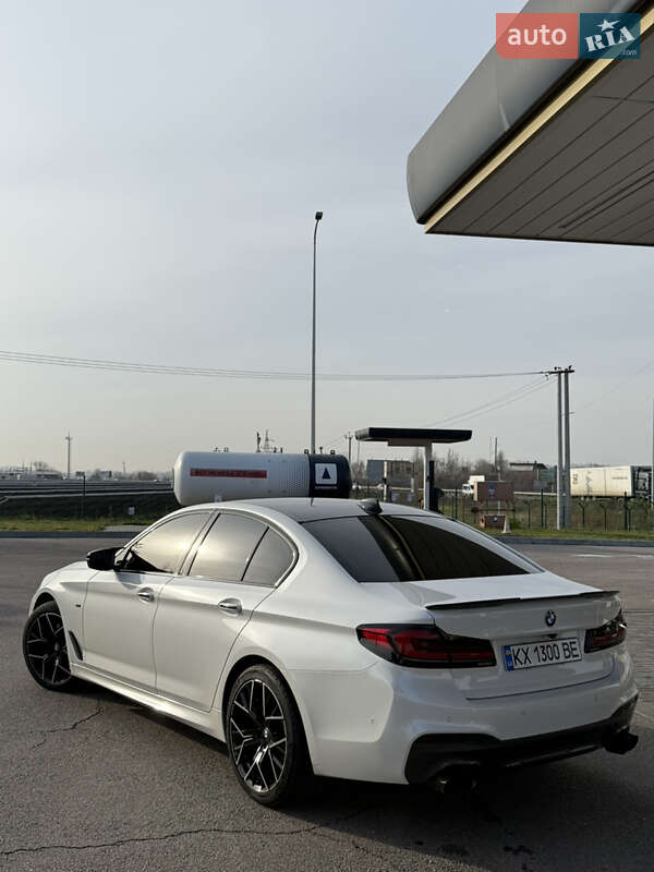 Седан BMW 5 Series 2017 в Днепре