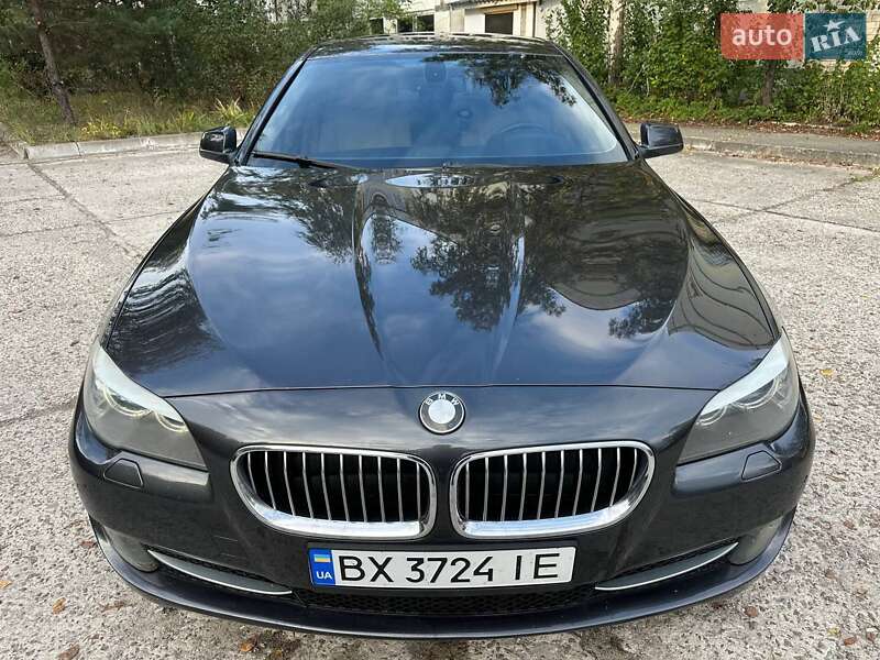 Седан BMW 5 Series 2010 в Нетешине