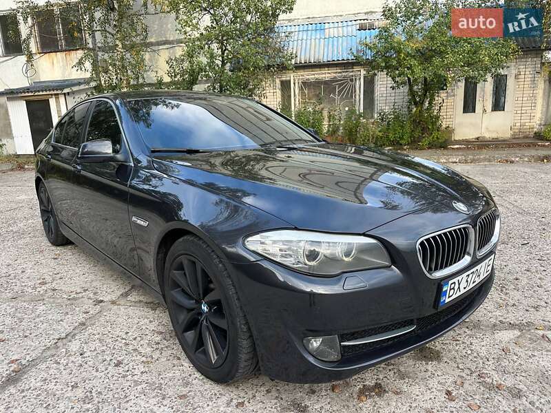 Седан BMW 5 Series 2010 в Нетешине